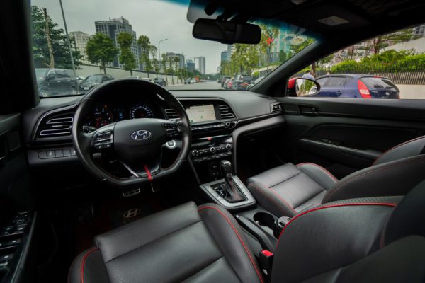 Hundai elantra sport 2019 16