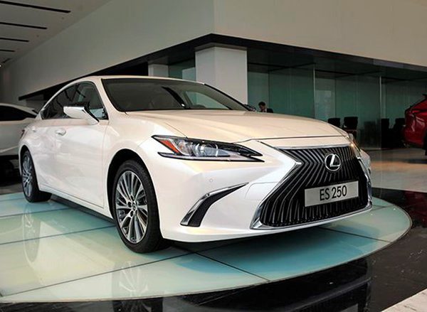 Lexus es 250 dau xe