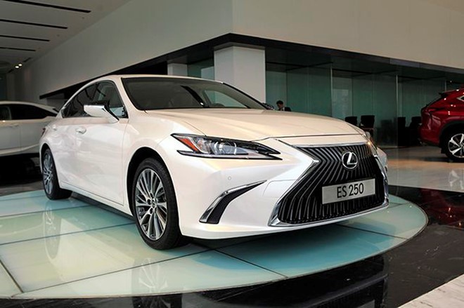 Lexus es 250 dau xe